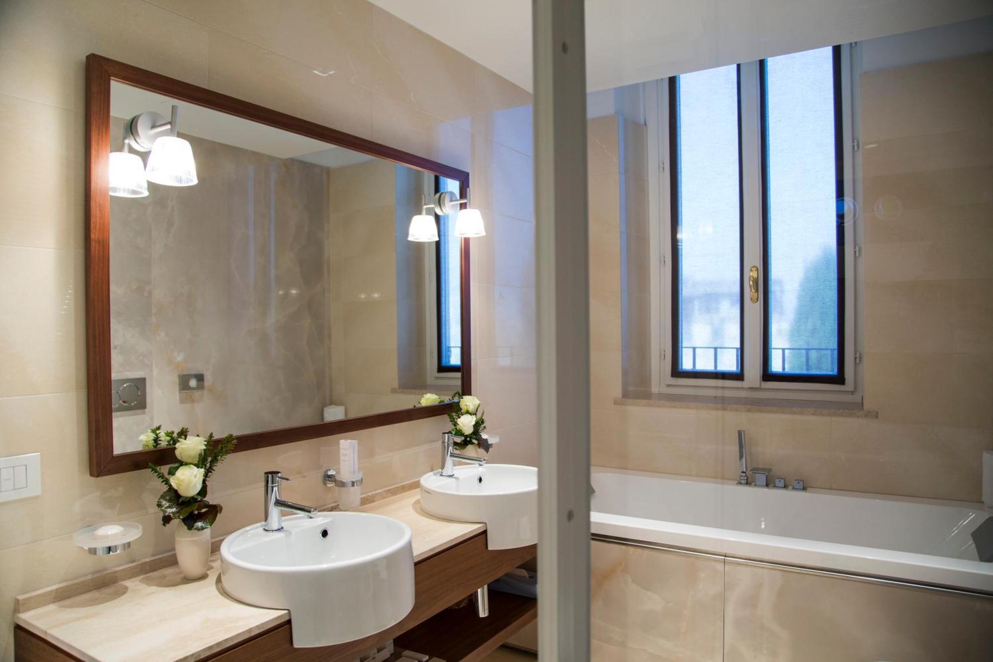 Junior Suite Balcony Lake View