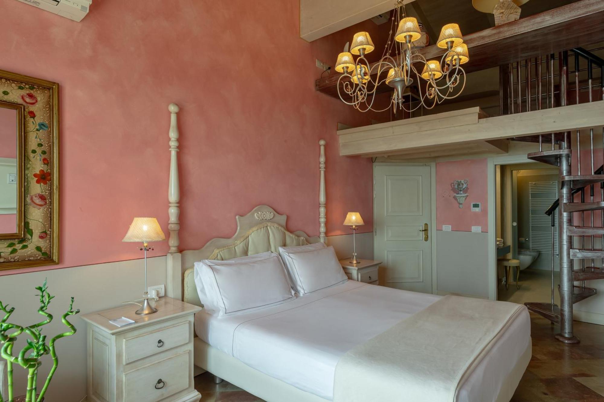 Deluxe Double Room Lake View