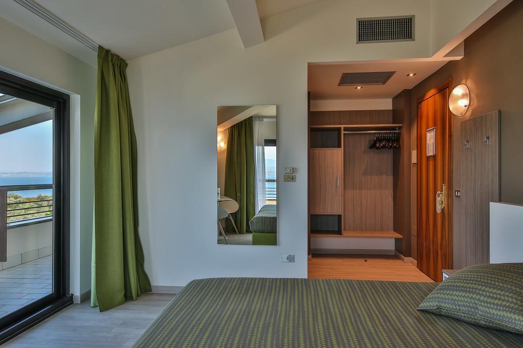 Superior Double or Twin Room Balcony Lake View