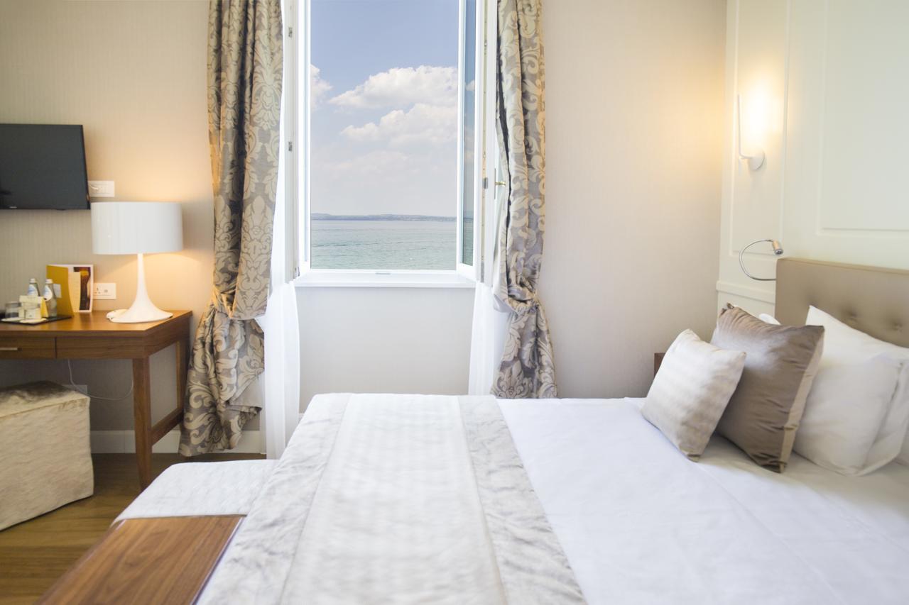 Junior Suite Balcony Lake View